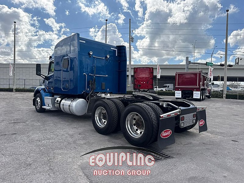 2017 Peterbilt 579