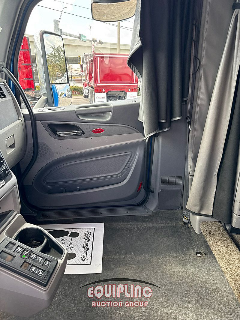 2017 Peterbilt 579