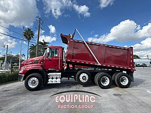 2015 Mack Pinnacle - Dump Truck