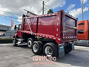 2015 Mack Pinnacle - Dump Truck