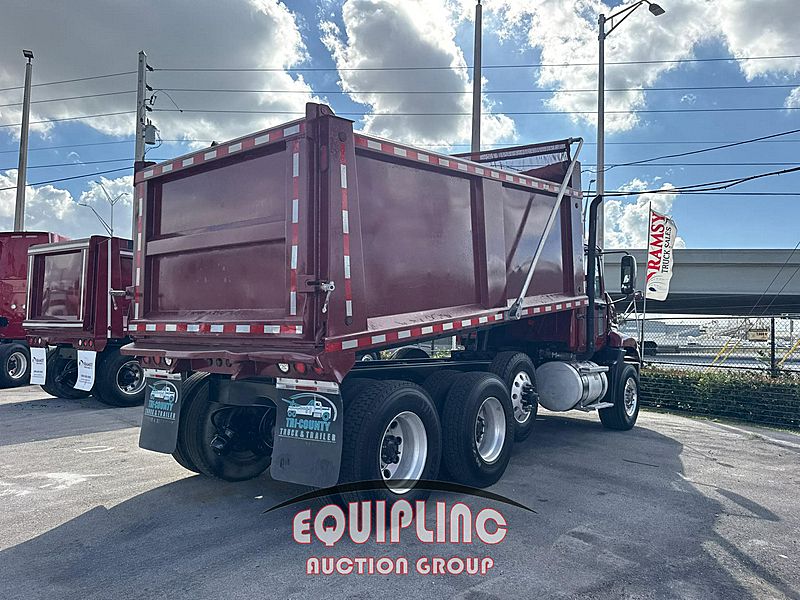 2015 Mack Pinnacle