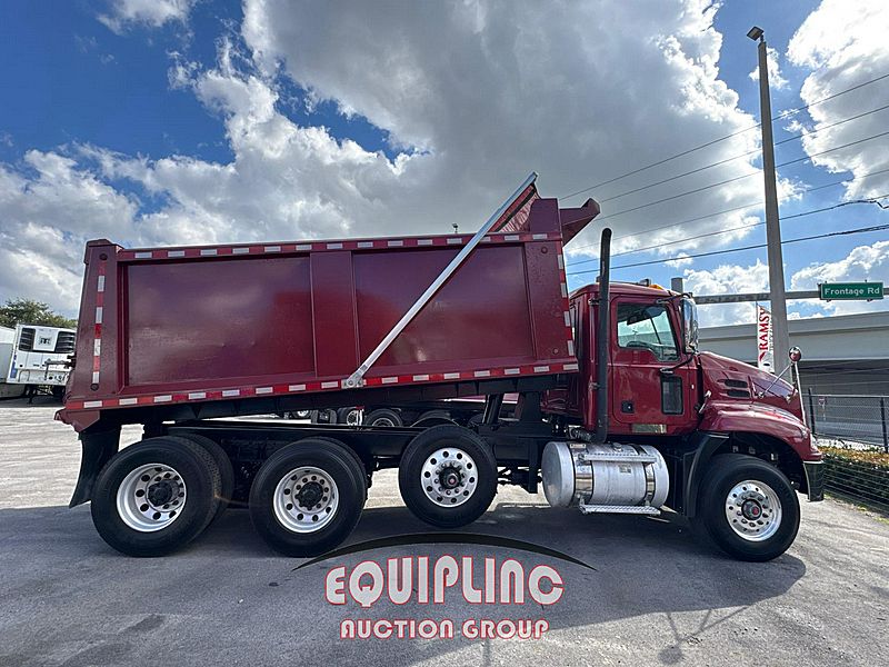 2015 Mack Pinnacle