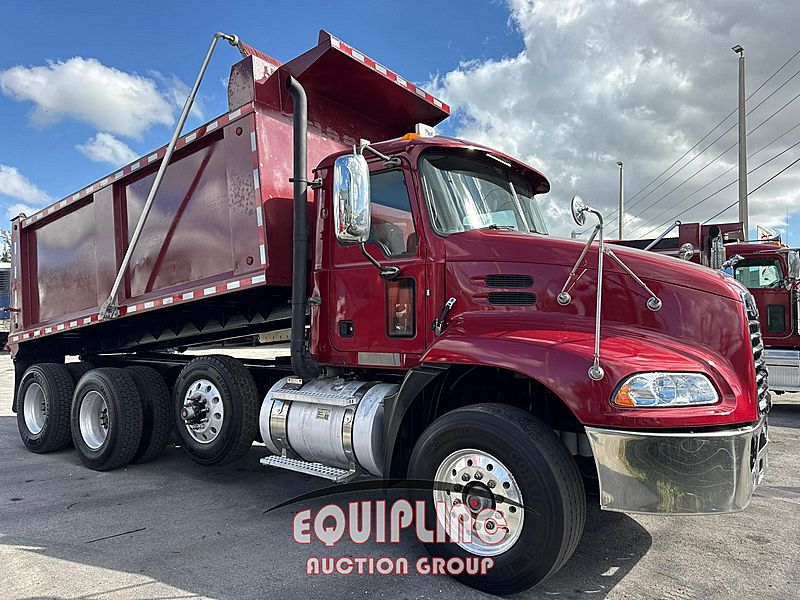 2015 Mack Pinnacle