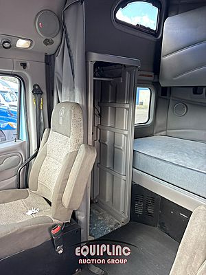 2012 Peterbilt 587