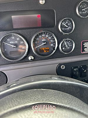 2012 Peterbilt 587