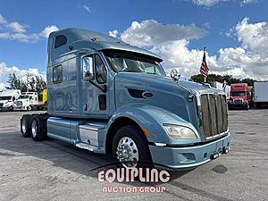 2012 Peterbilt 587