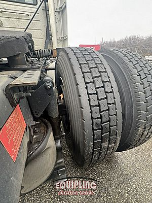 2017 Volvo VNM