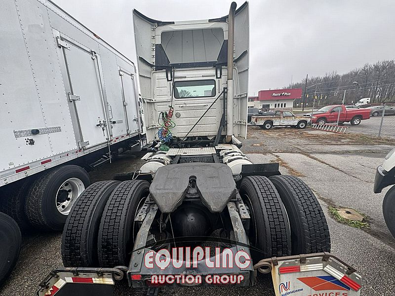 2017 Volvo VNM