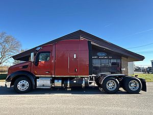 2017 Peterbilt 579 - Sleeper Truck
