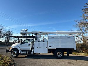 2013 Ford F-750 - Bucket Truck