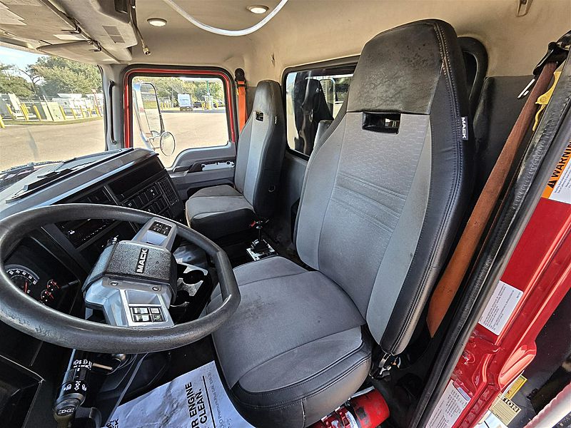 2019 Mack GR84F