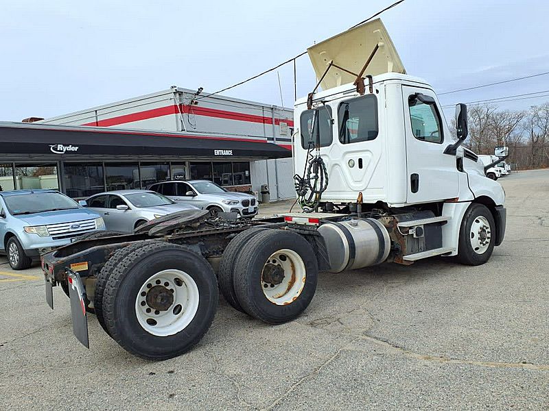 2019 Freightliner CASCADIA