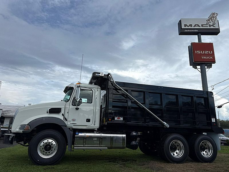 2027 Mack GR64B