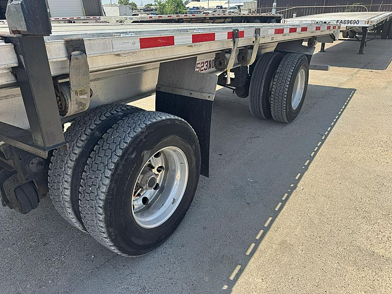 2015 Benson Flatbed