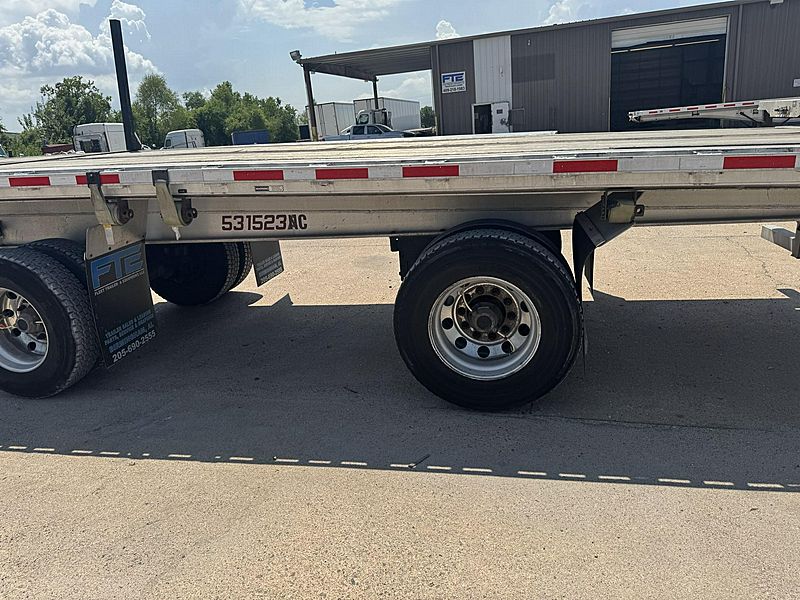 2015 Benson Flatbed