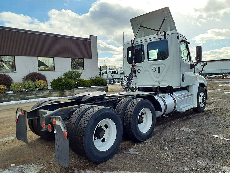 2019 Freightliner CASCADIA 125