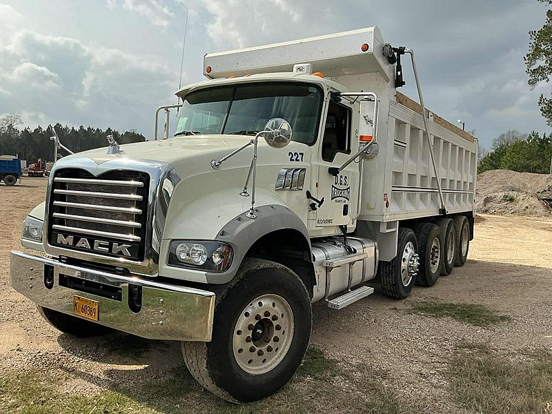 2014 Mack GU713