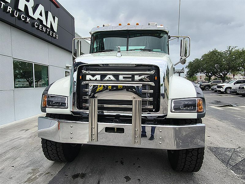 2027 Mack GR84F
