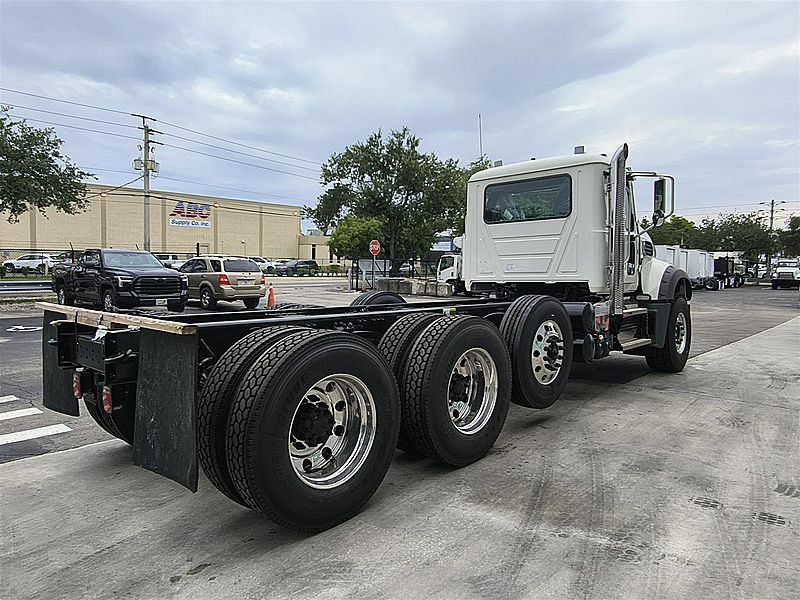 2027 Mack GR84F
