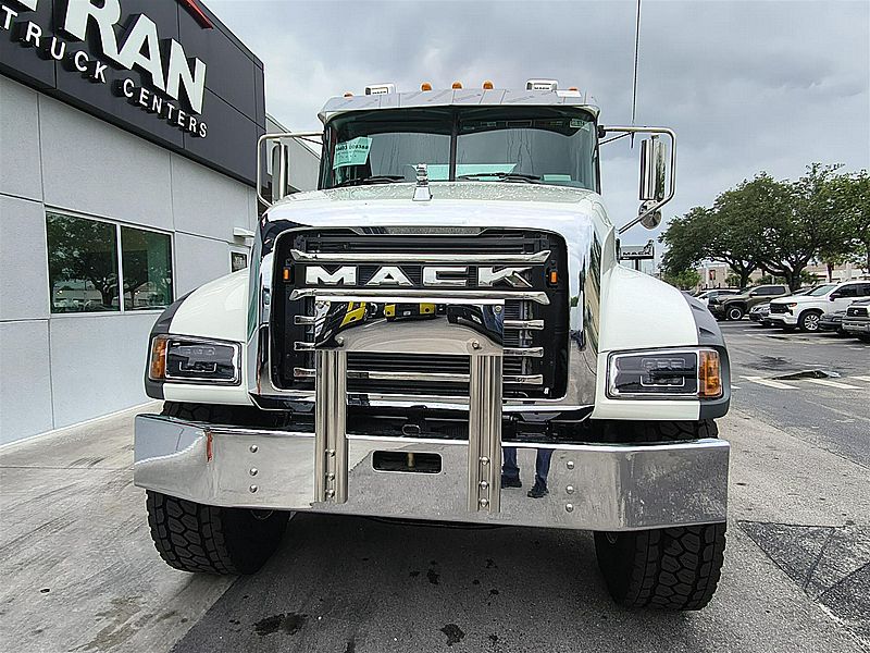 2027 Mack GR84F