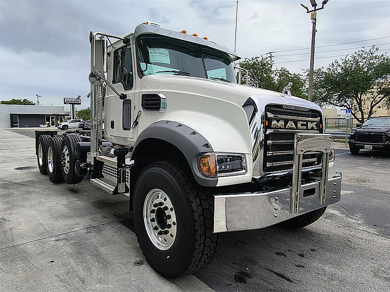 2027 Mack GR84F