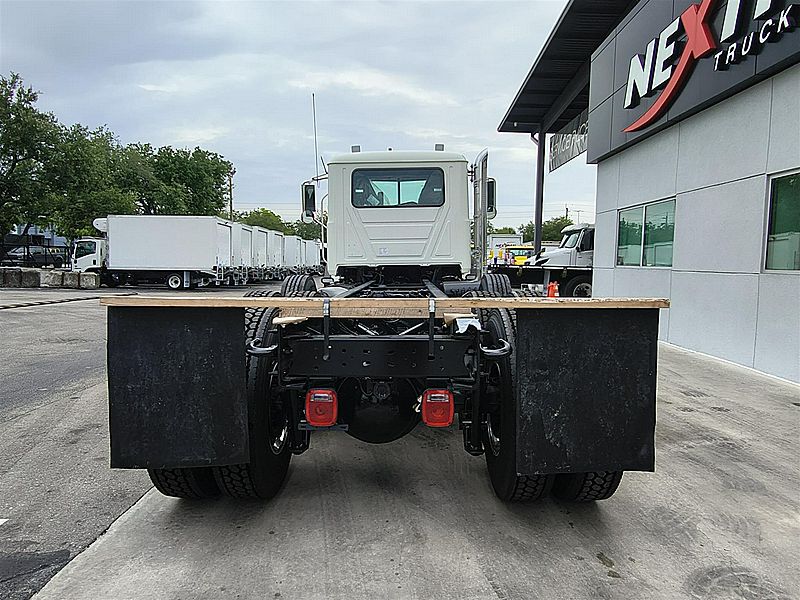 2027 Mack GR84F