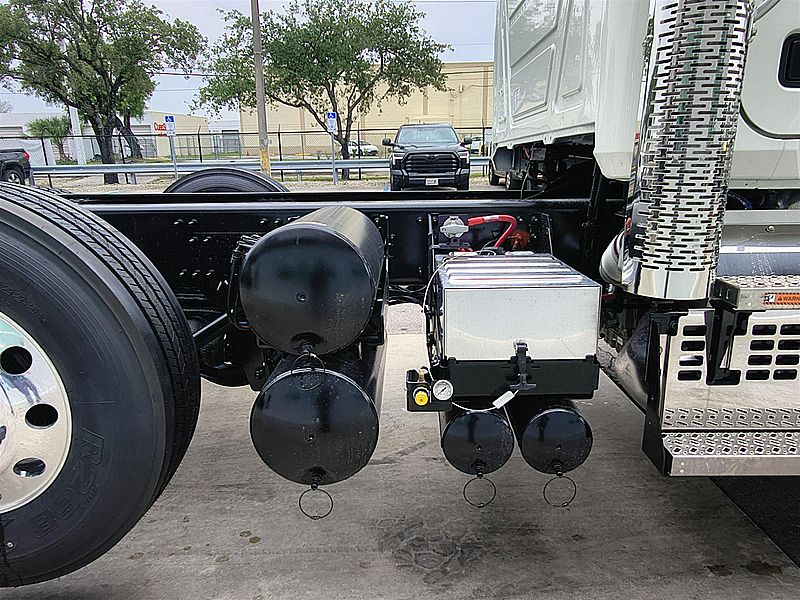 2027 Mack GR84F