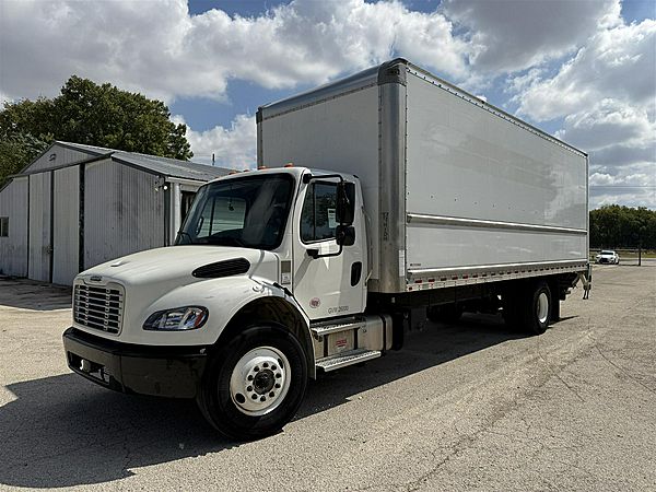 2021 Freightliner M2 106 - Box Truck