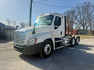 2018 Freightliner CA125-DC - Daycab
