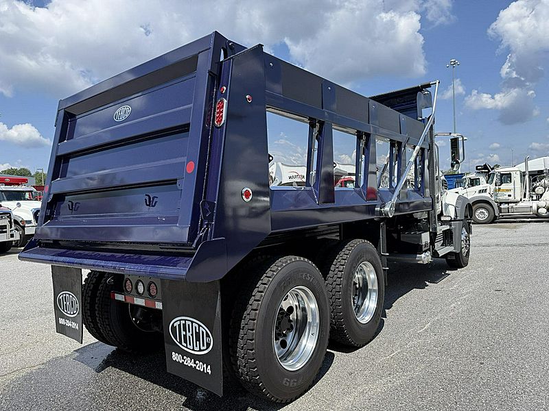 2027 Mack GR64F