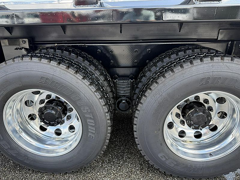 2027 Mack GR64F