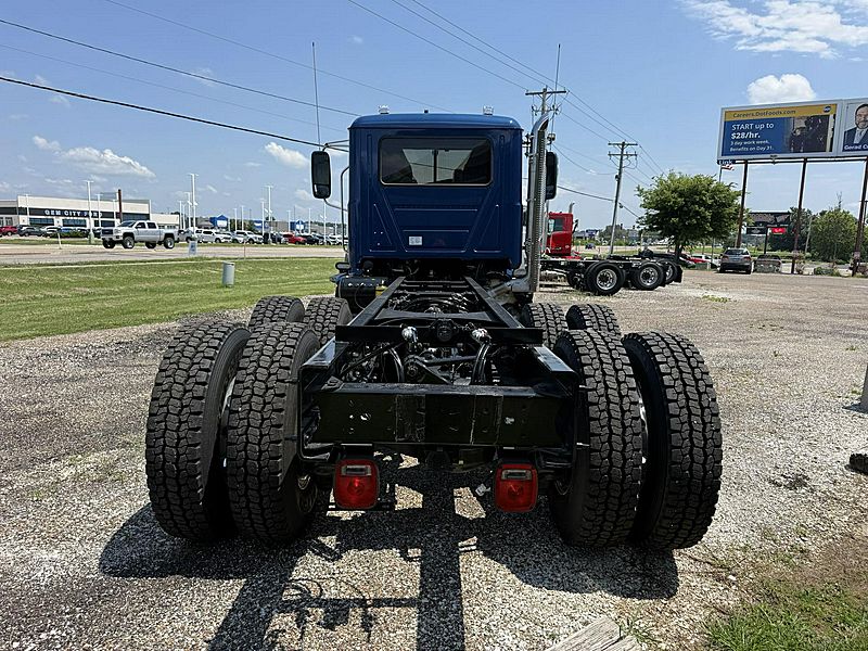 2027 Mack GR64F