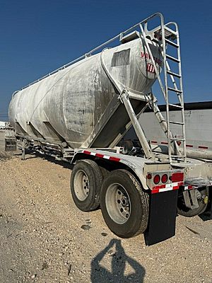 2015 Vantage 1600 cu.ft. - Pneumatic | Dry Bulk Tank Trailer
