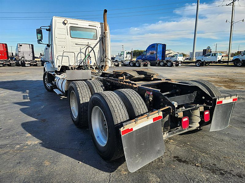 2016 Volvo VNL