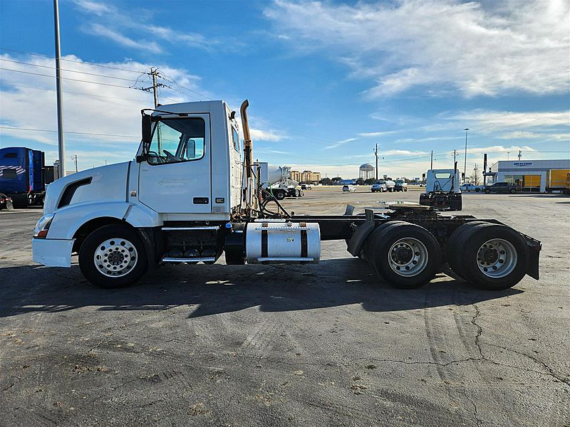 2016 Volvo VNL