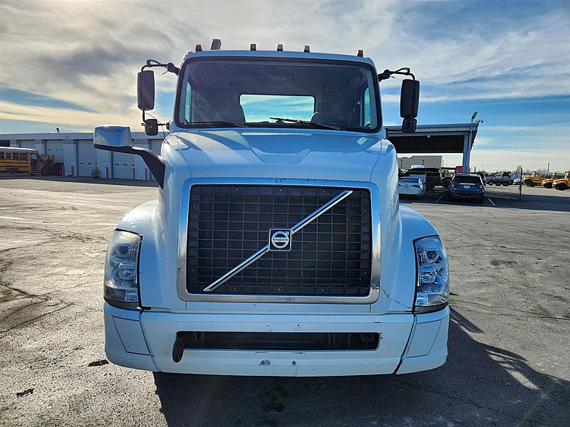 2016 Volvo VNL