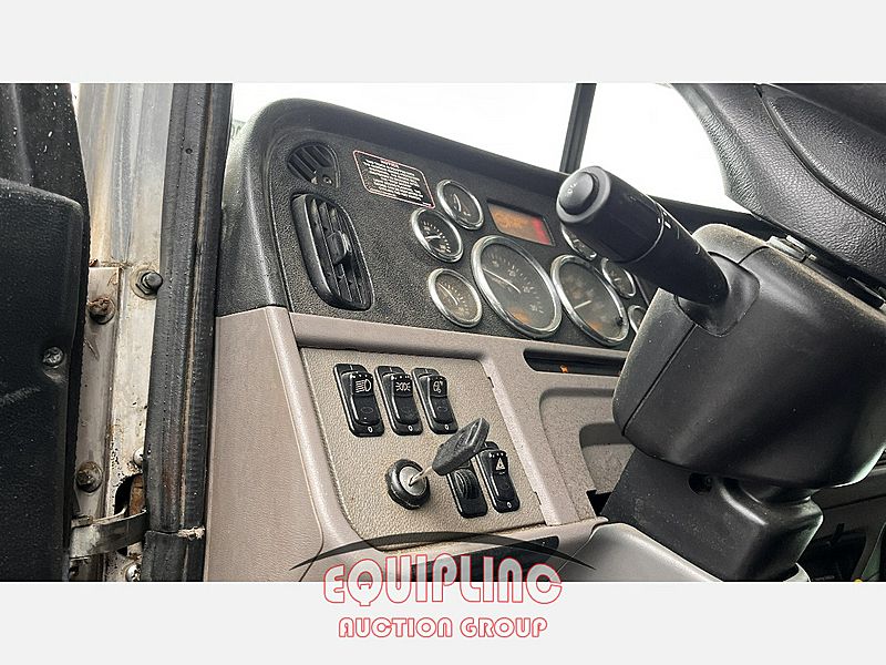 2016 Peterbilt 365