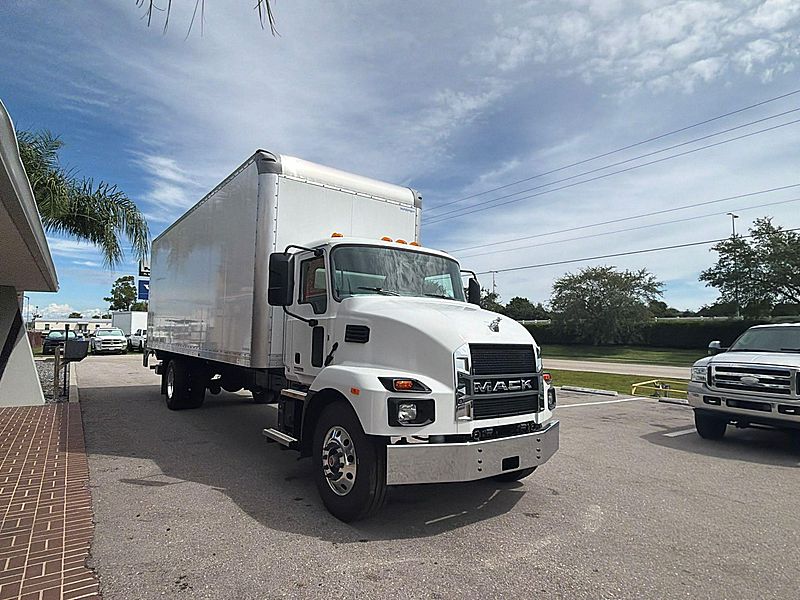 2027 Mack MD6