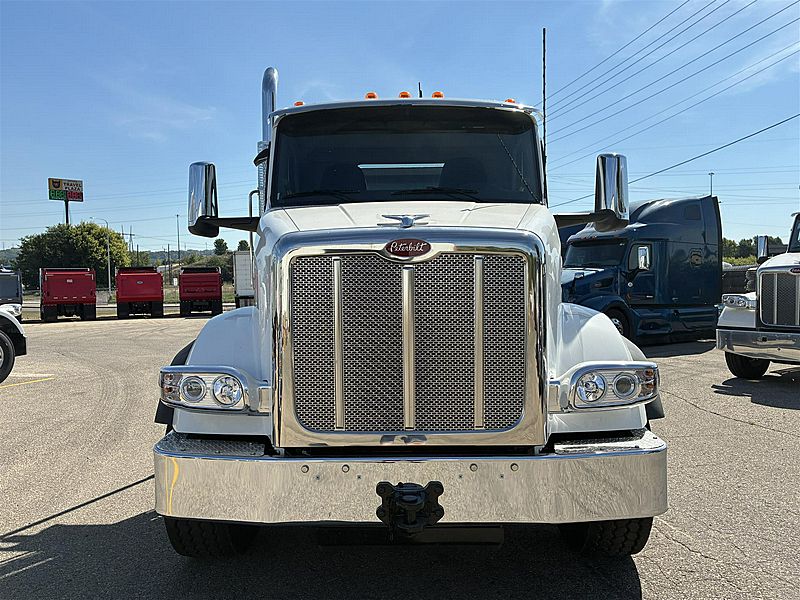 2027 Peterbilt 567