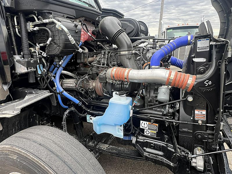 2027 Peterbilt 579