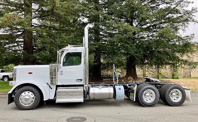 2025 Peterbilt 589
