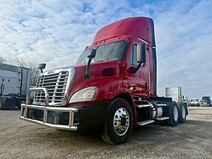 2015 Freightliner CA113DC - Daycab