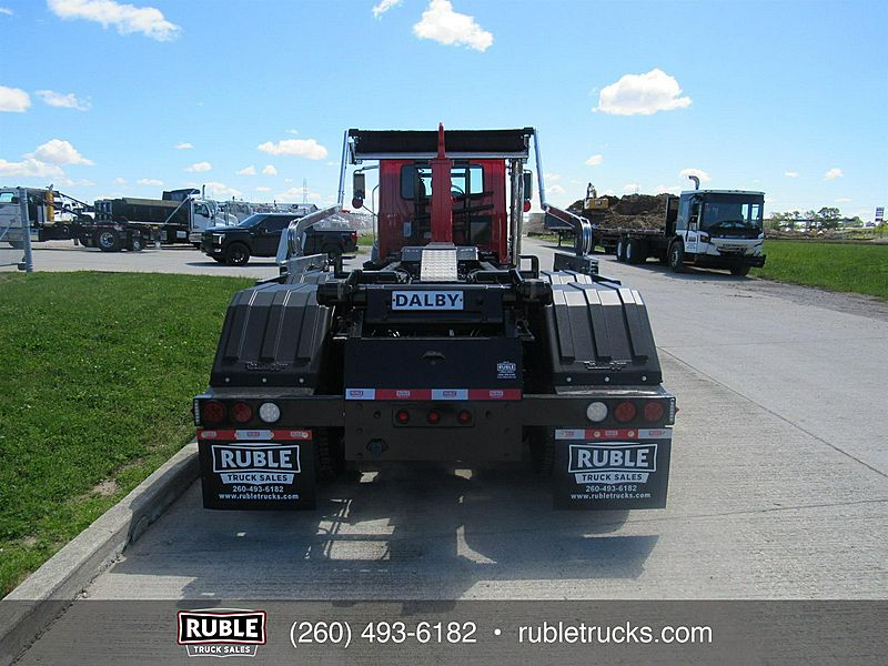 2020 Mack GR64F