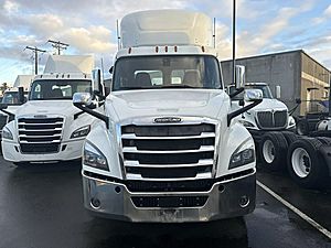 2019 Freightliner Cascadia - Day Cab