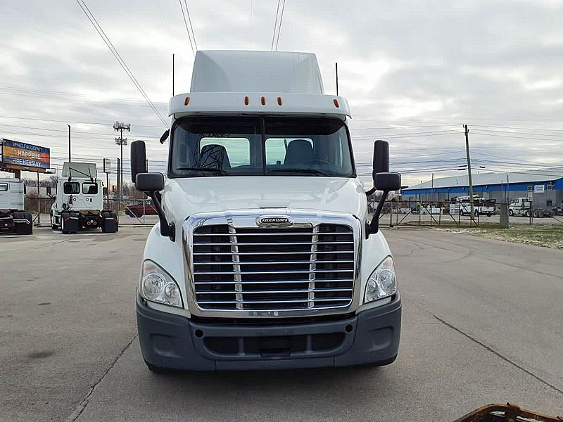 2019 Freightliner CASCADIA 113