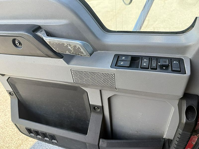 2019 Mack GR84F