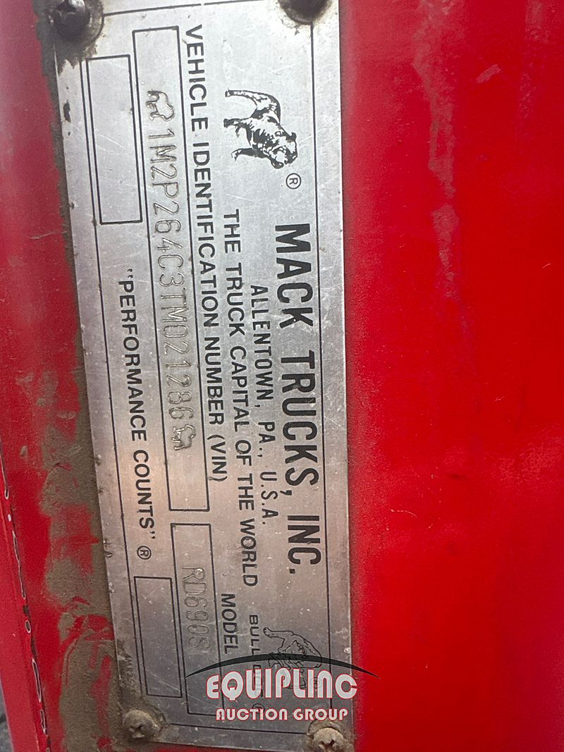 1996 Mack RD