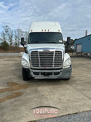 2016 Freightliner Cascadia - Sleeper Truck