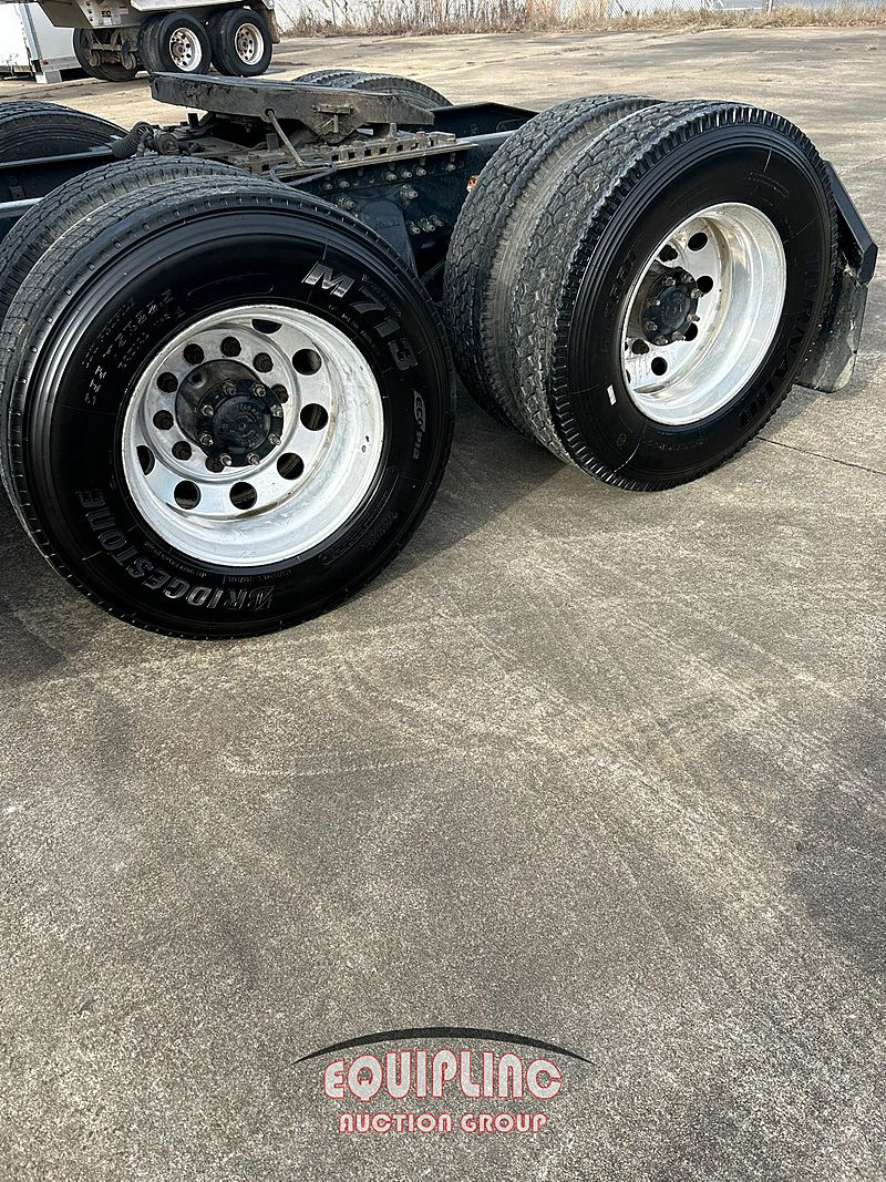2016 Freightliner CASCADIA
