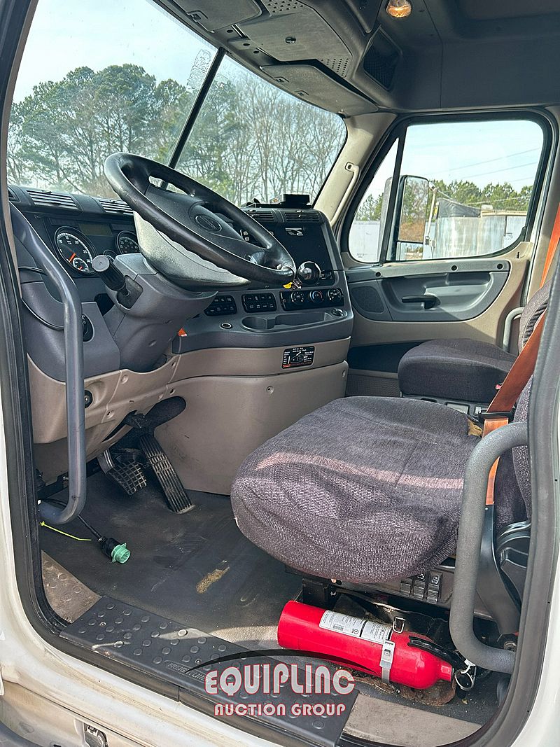 2016 Freightliner CASCADIA